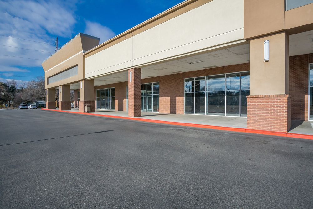 Hillcrest Shopping Center: 5100-5350 Overland Road, Boise, ID 83705